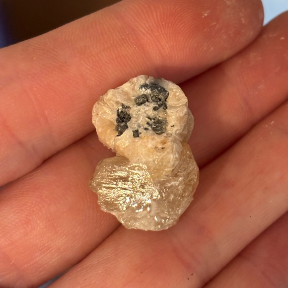 💎Collector’s Grade Willemite & Calcite with Franklinite – UV-Reactive Specimen - Picture 3 of 4